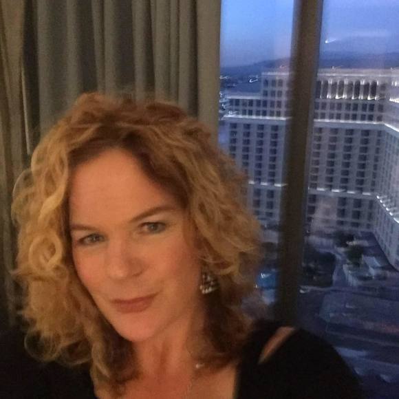 Meet your Posher, Pamela - Picture 1 of 1